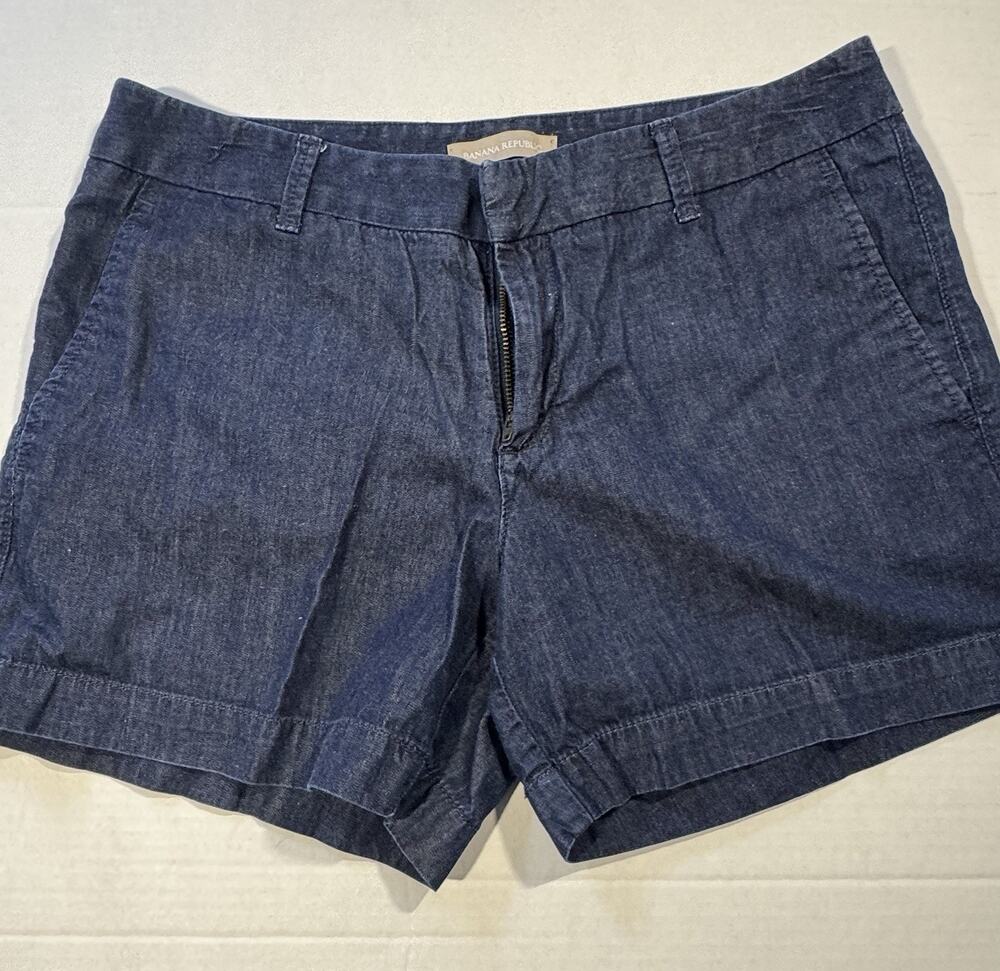Banana Republic Women's Blue Denim Chino Shorts Size 6 Regular Zip Pockets